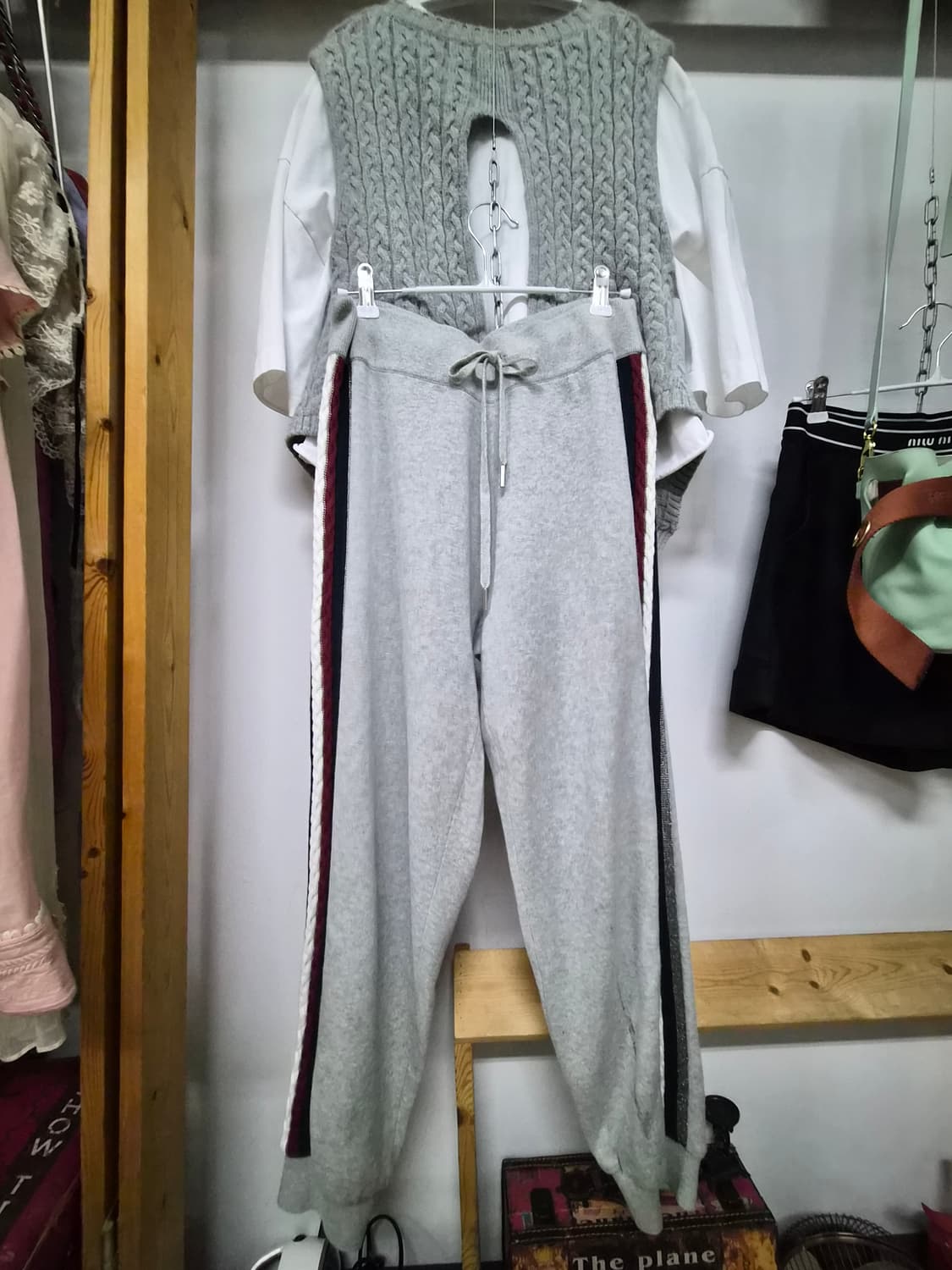 타미힐피거 icons 조거팬츠. SJYP 케이블 니트 베스트 상품이미지1