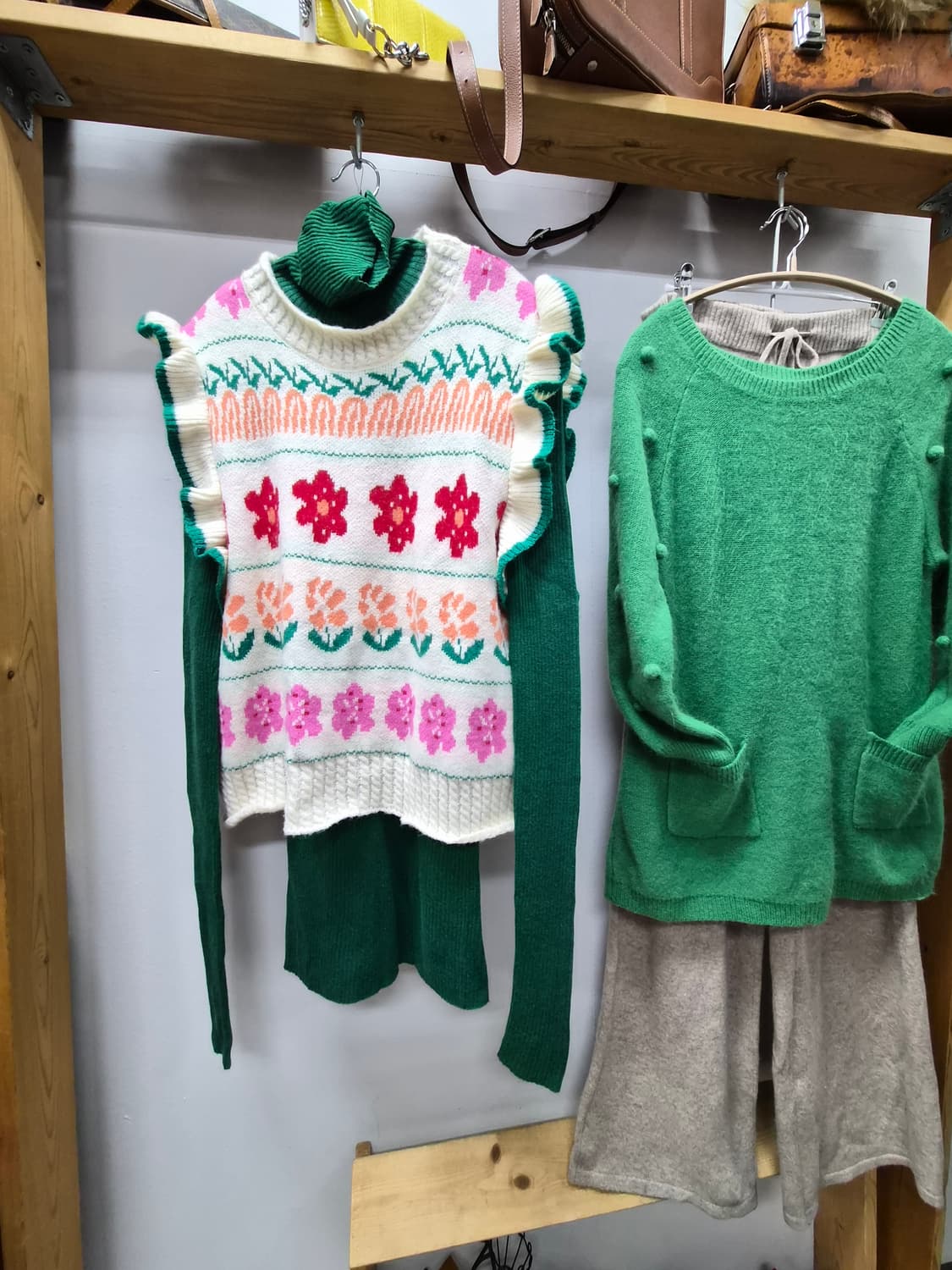 프릴 니트베스트 상품이미지1