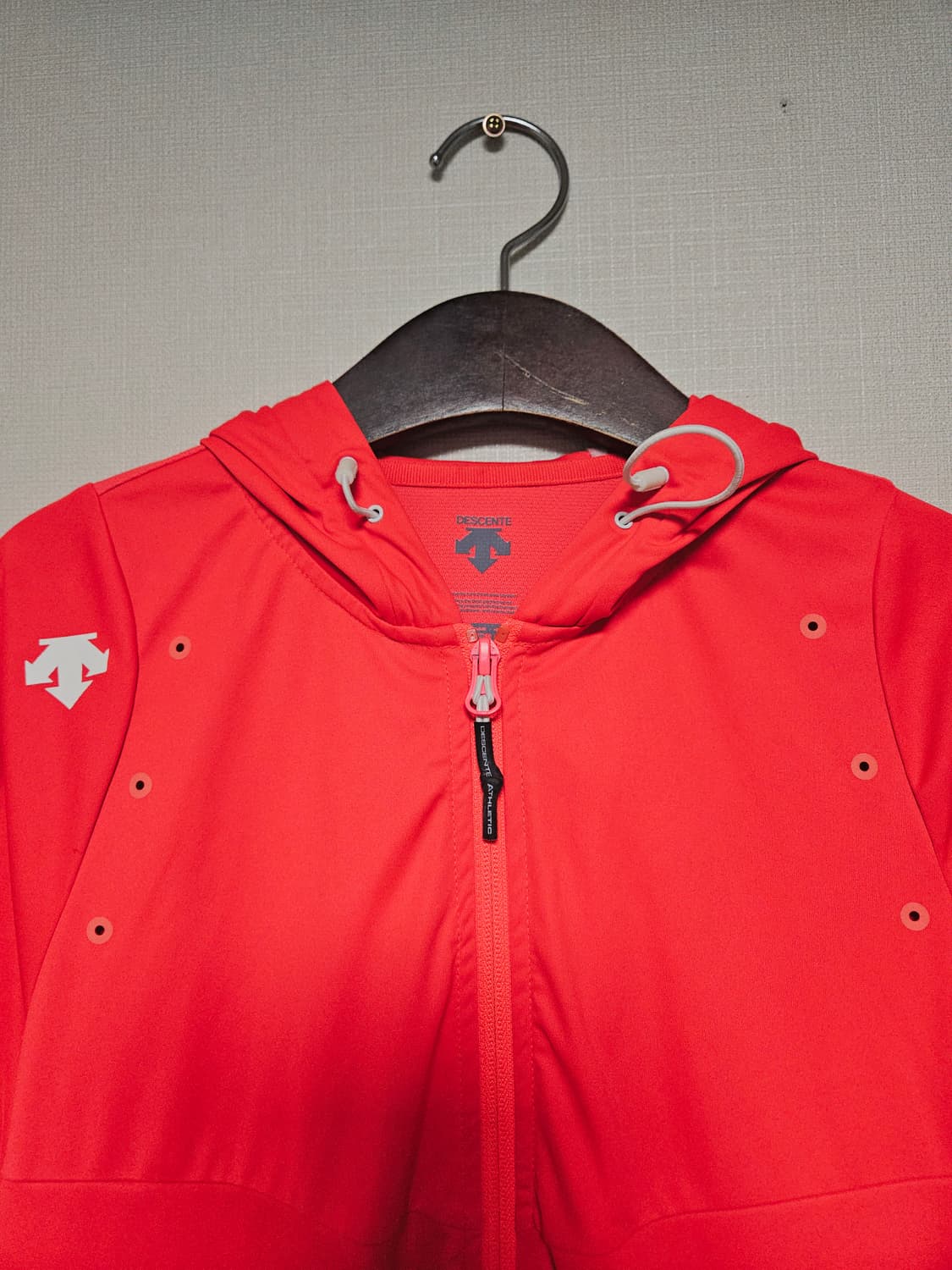 데상트 후드집업 바람막이 (95/M) 상품이미지2