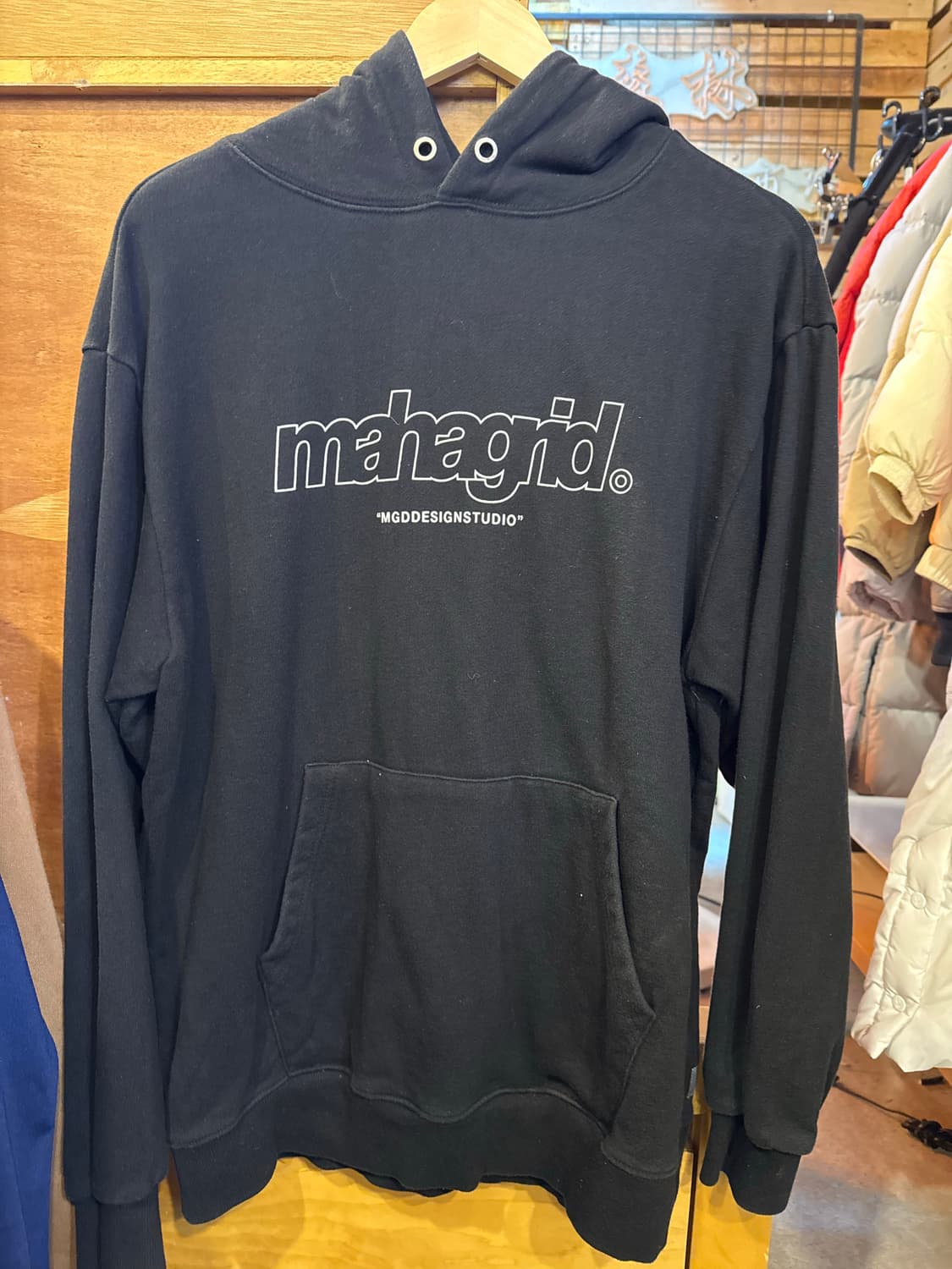 마하그리드 블랙 후드티 상품이미지1