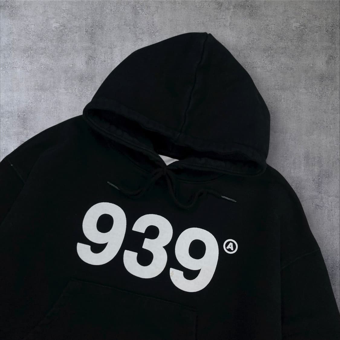 아카이브 볼드 블랙 컬러 939 빅로고 후드티 상품이미지2