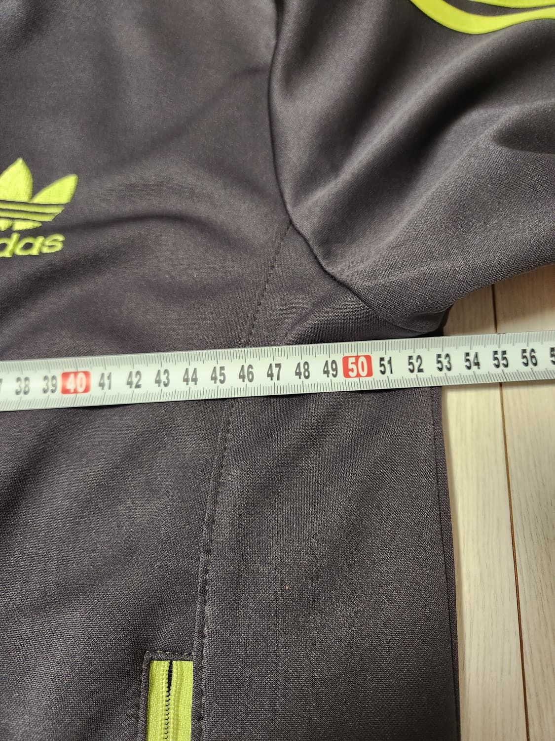 아디다스 유로파 트랙 자켓 져지 L

아디다스 트랙 자켓입니다.

- 색 상품이미지4