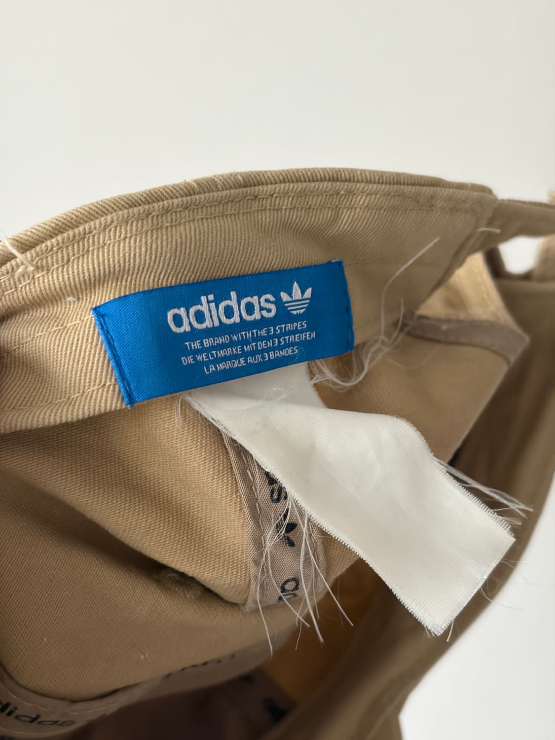 아디다스 오리지널 삼선 베이지 볼캡 상품이미지5