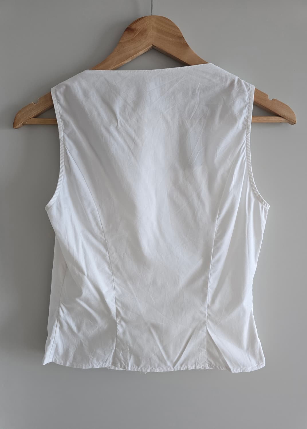안느 퐁텐 슬리브리스 러플 버튼다운 블라우스 1size 상품이미지5