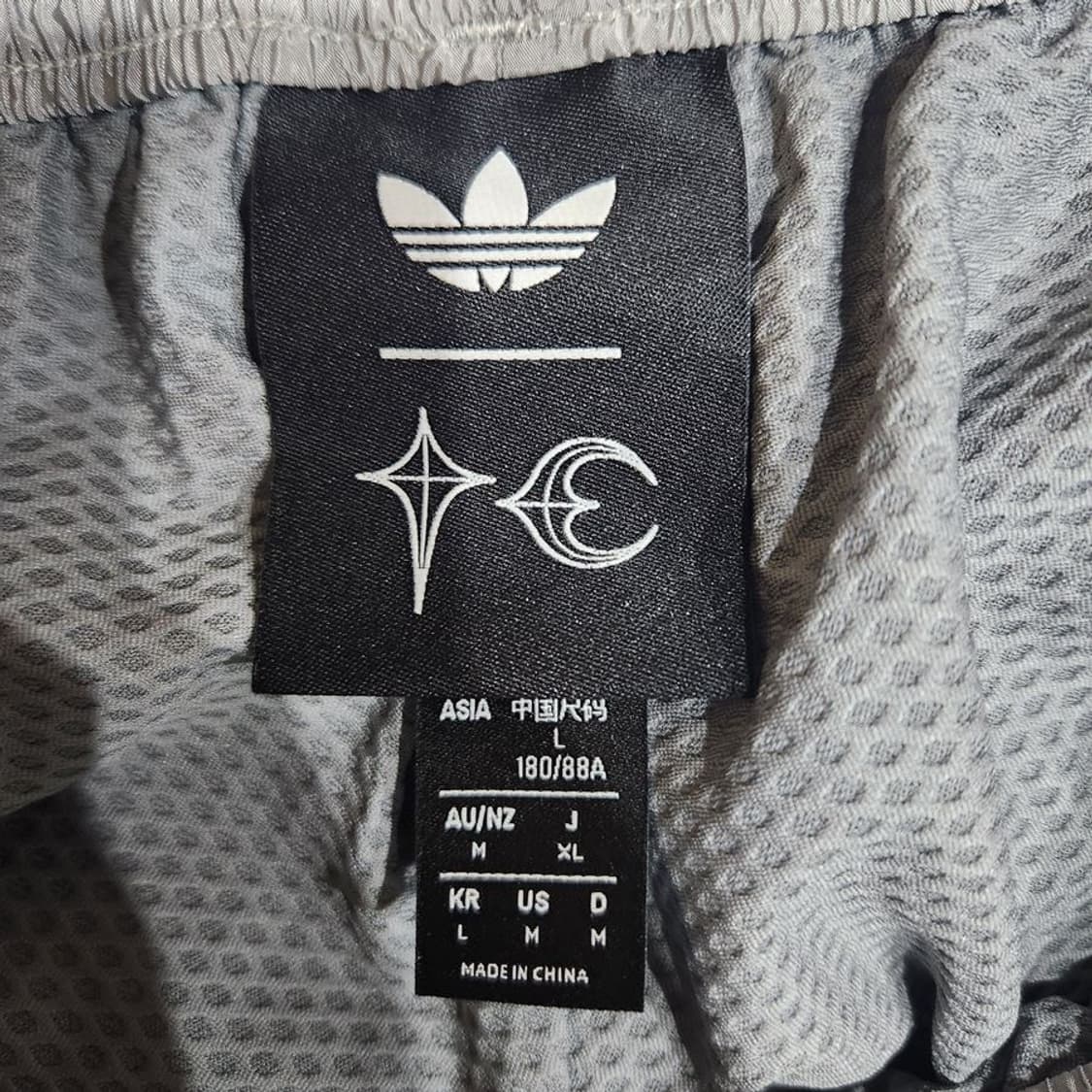 [남L]아디다스x떠그클럽 우븐 팬츠[Y64-110] 상품이미지8