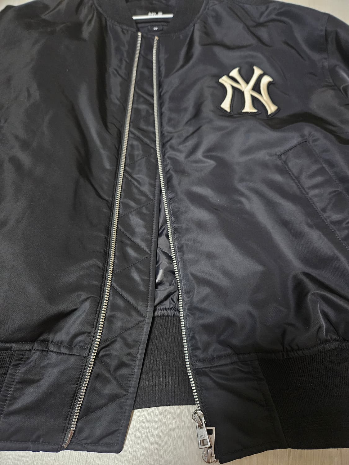 MLB 뉴욕양키스 MA-1 봄버자켓 판매합니다. 상품이미지2