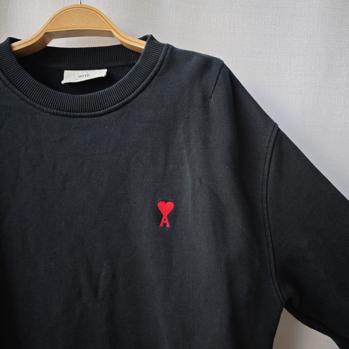 아미 AMI 스몰 하트 로고 맨투맨 블랙 L 상품이미지2