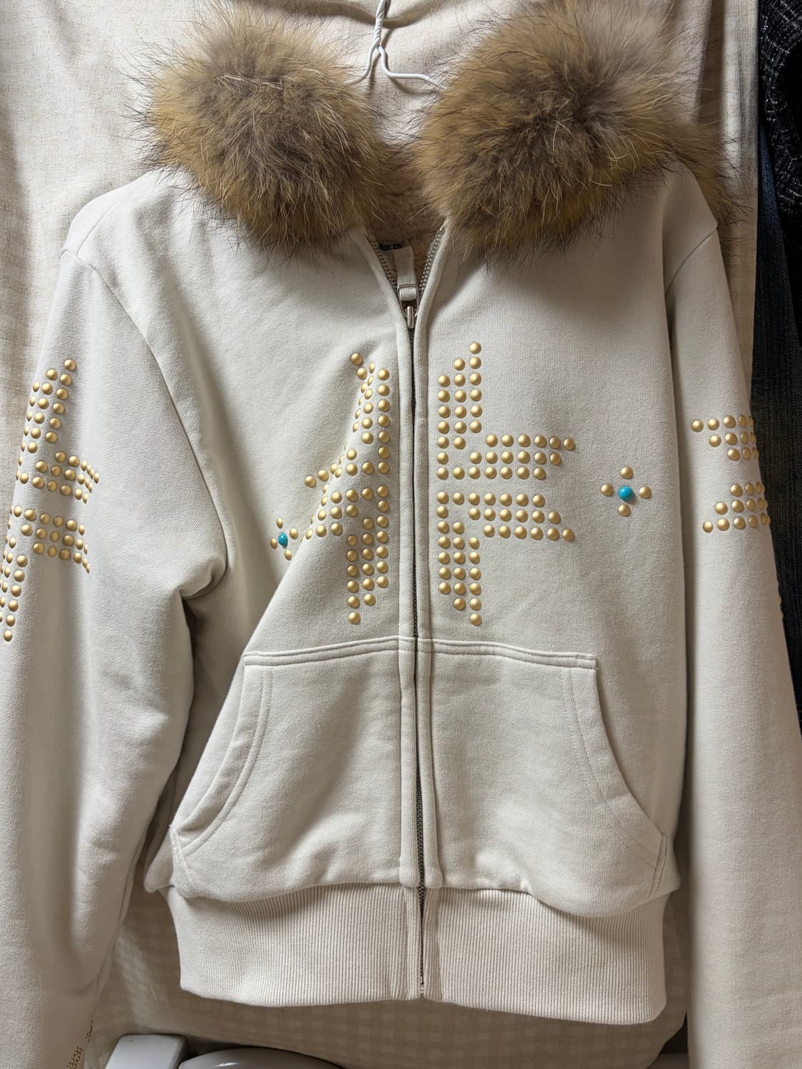 (M) 스컬프터 트리밍 퍼 후드집업 더티화이트 퍼자켓 상품이미지3