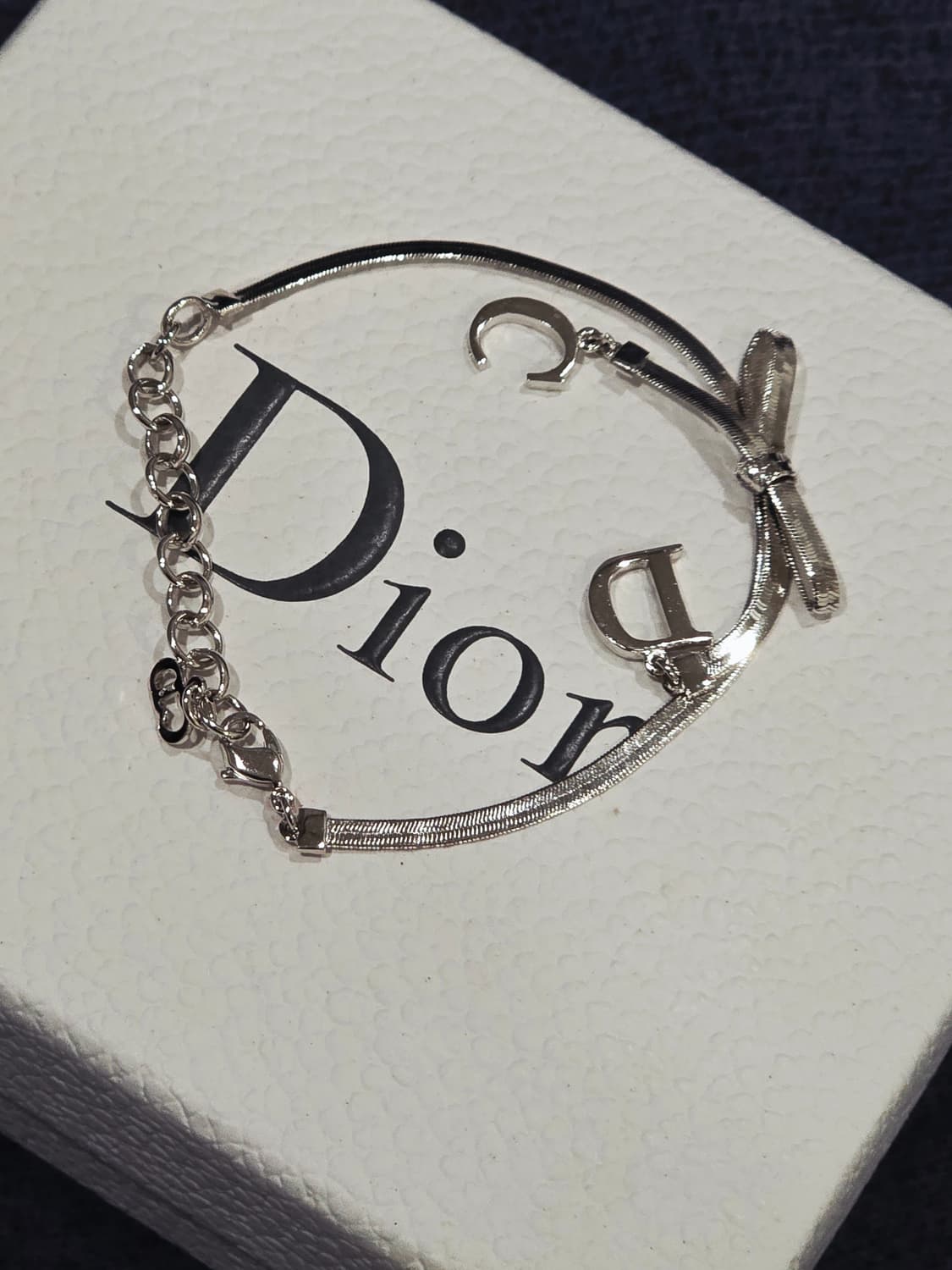 디올 dior 은장 CD 로고 리본 팔찌 상품이미지1