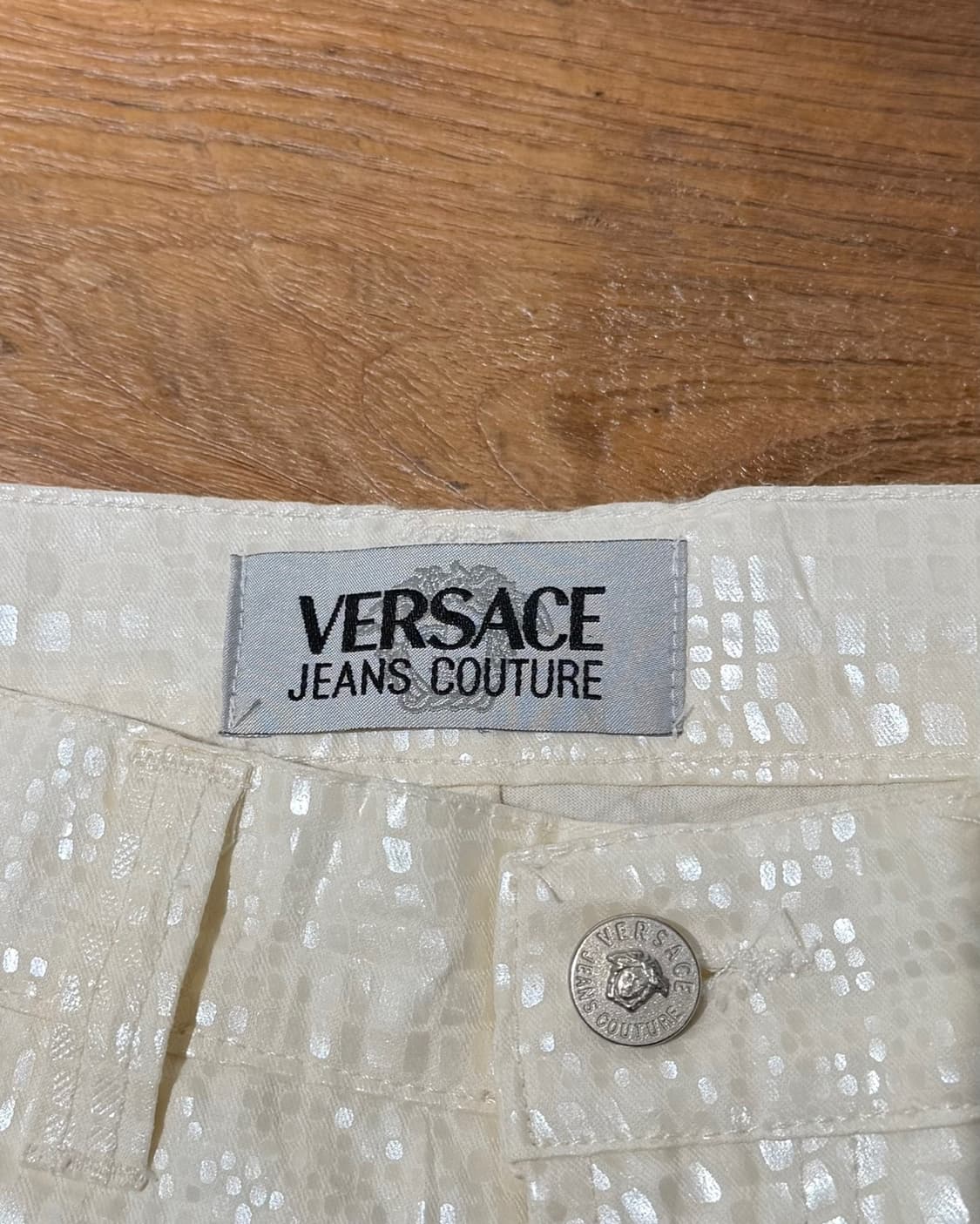 베르사체 진스 꾸뛰르 아이보리 악어가죽 텍스쳐 와이드 팬츠 상품이미지5