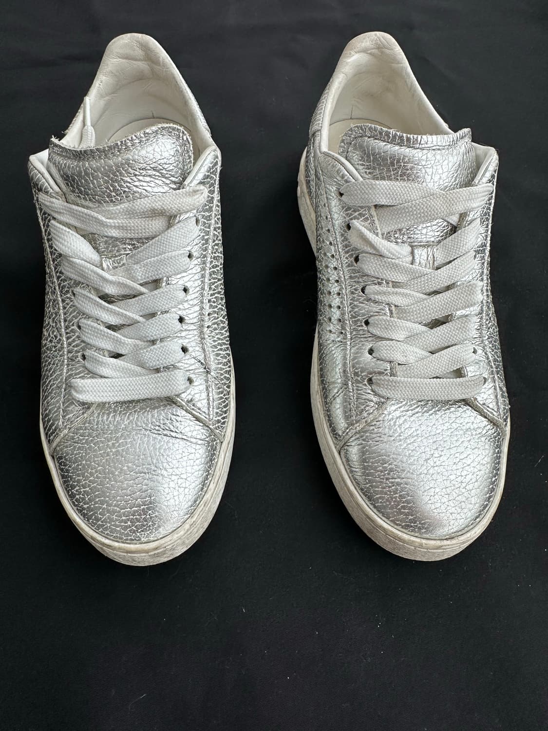 토즈 (TOD'S) 여성 메탈릭 실버 레더 스니커즈 (35사이즈) 상품이미지9