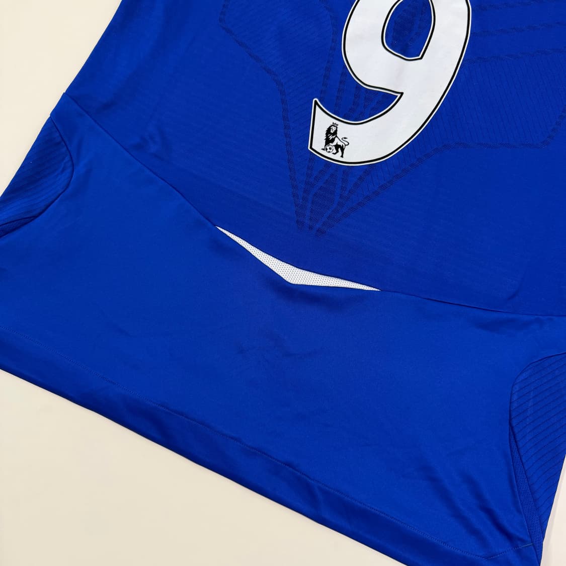 08-09 에버튼 홈 루이 사하 유니폼 상품이미지3