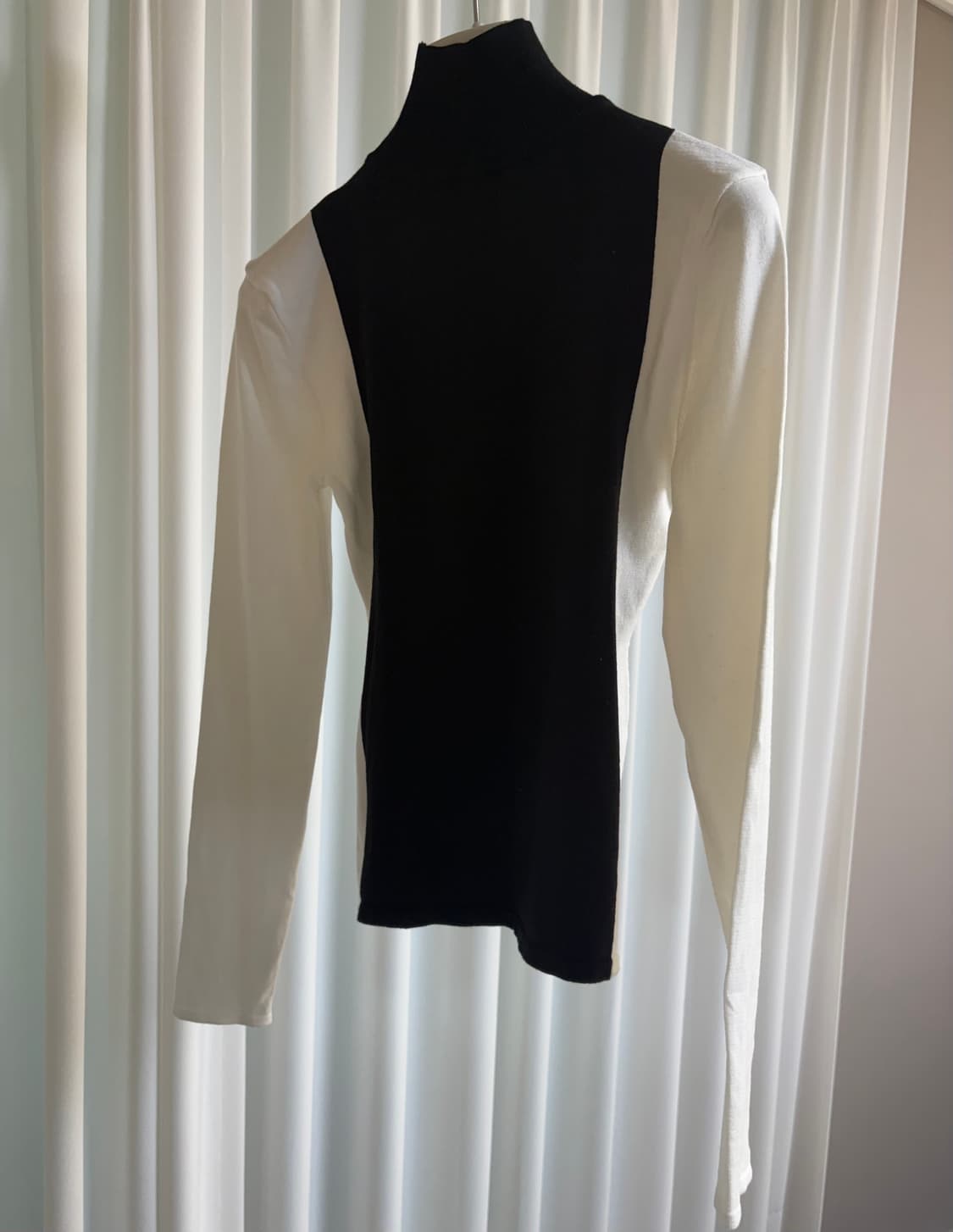 블러썸에이치컴퍼니 디 컬러블럭 니트 상품이미지1