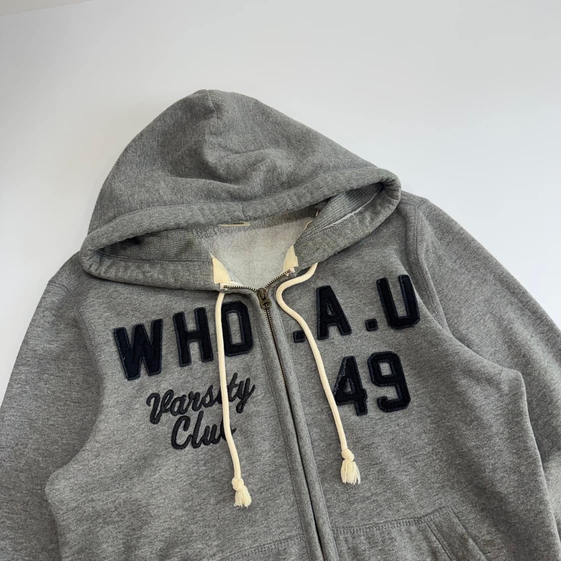 Who.A.U 후아유 네이비 로고 그레이 후드집업 상품이미지4