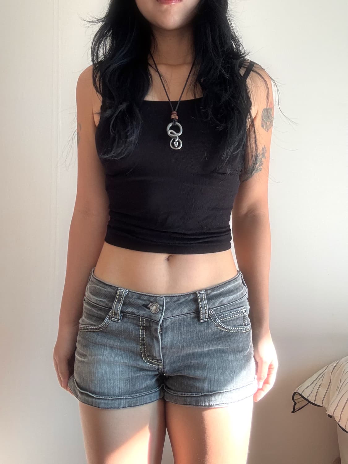 로우라이즈 데님 숏팬츠 상품이미지2