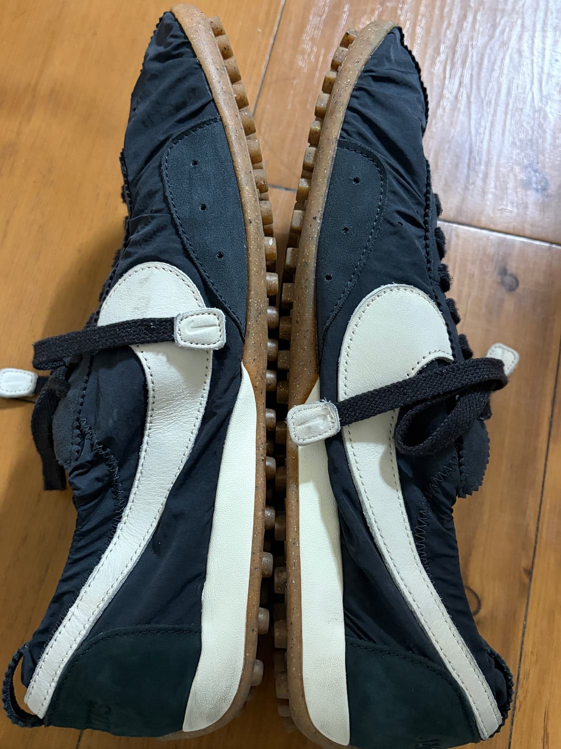 자크뮈스 나이키 문슈 오프 느와르 캐시미어 300 상품이미지2