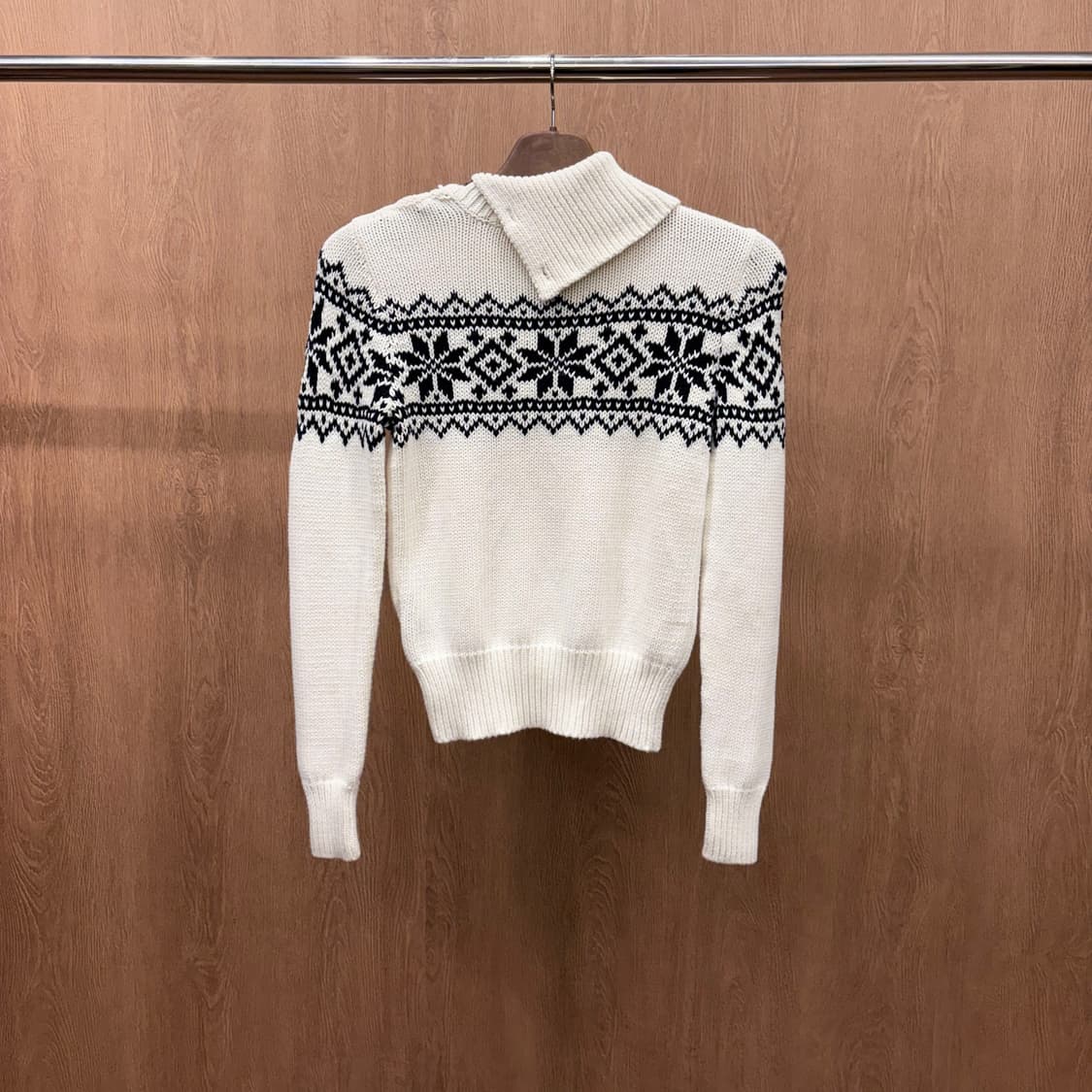 랄프로렌 하이넥 긴팔 숏 니트 블랙 페어아일 노르딕 패턴 디테일 아이보리 상품이미지3