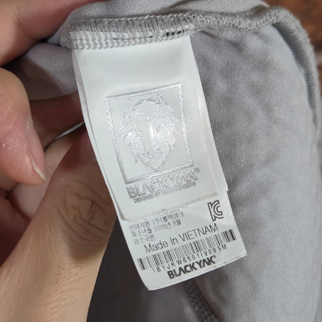 블랙야크 화이트 누빔 그레이 배색 후드집업 상품이미지9