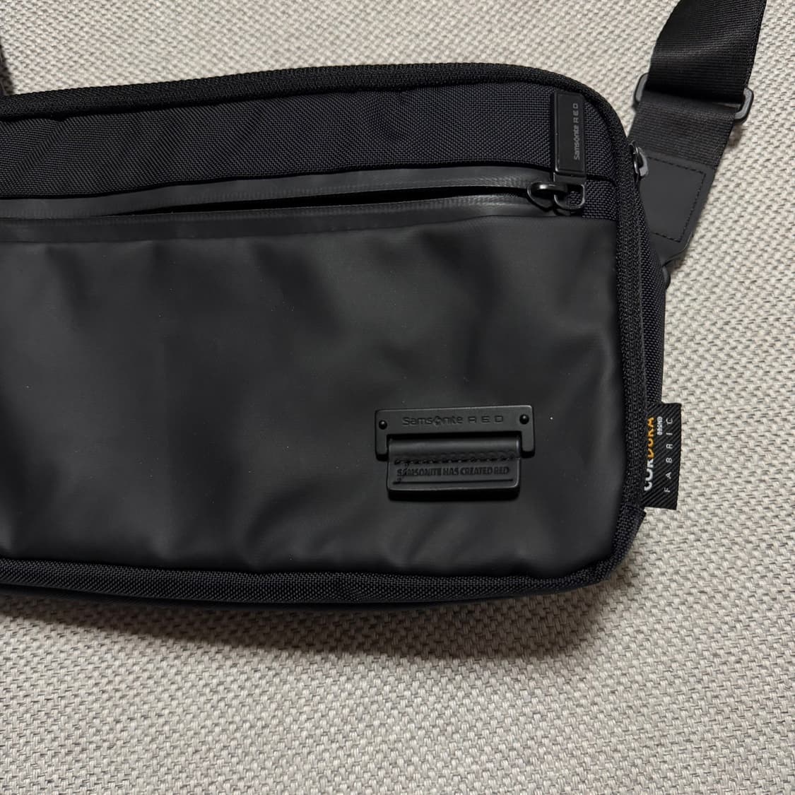 샘소나이트 RED 블랙 크로스백 상품이미지2