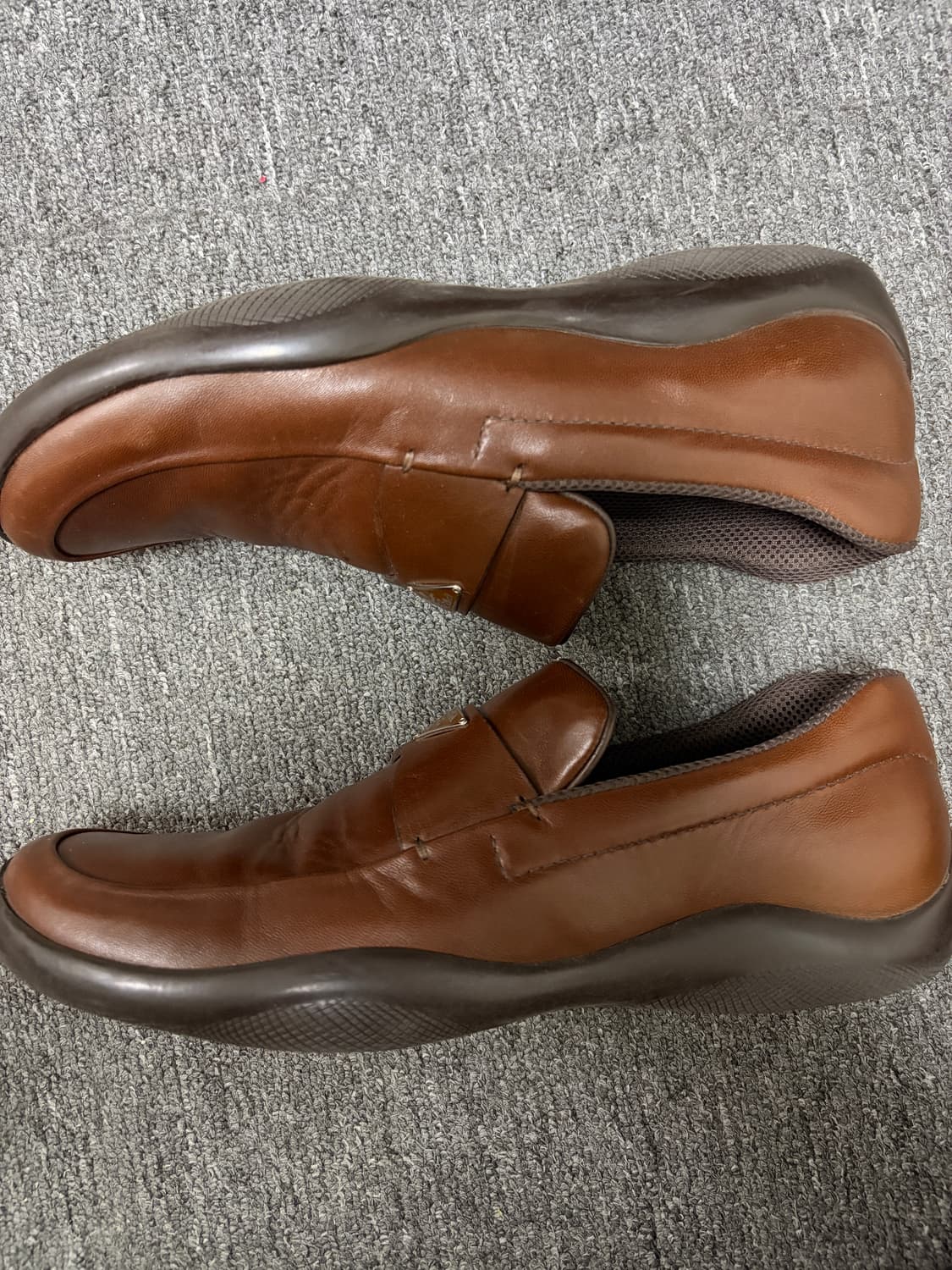 265-270 프라다 스포츠 로퍼 삼각로고 토바코 상품이미지2