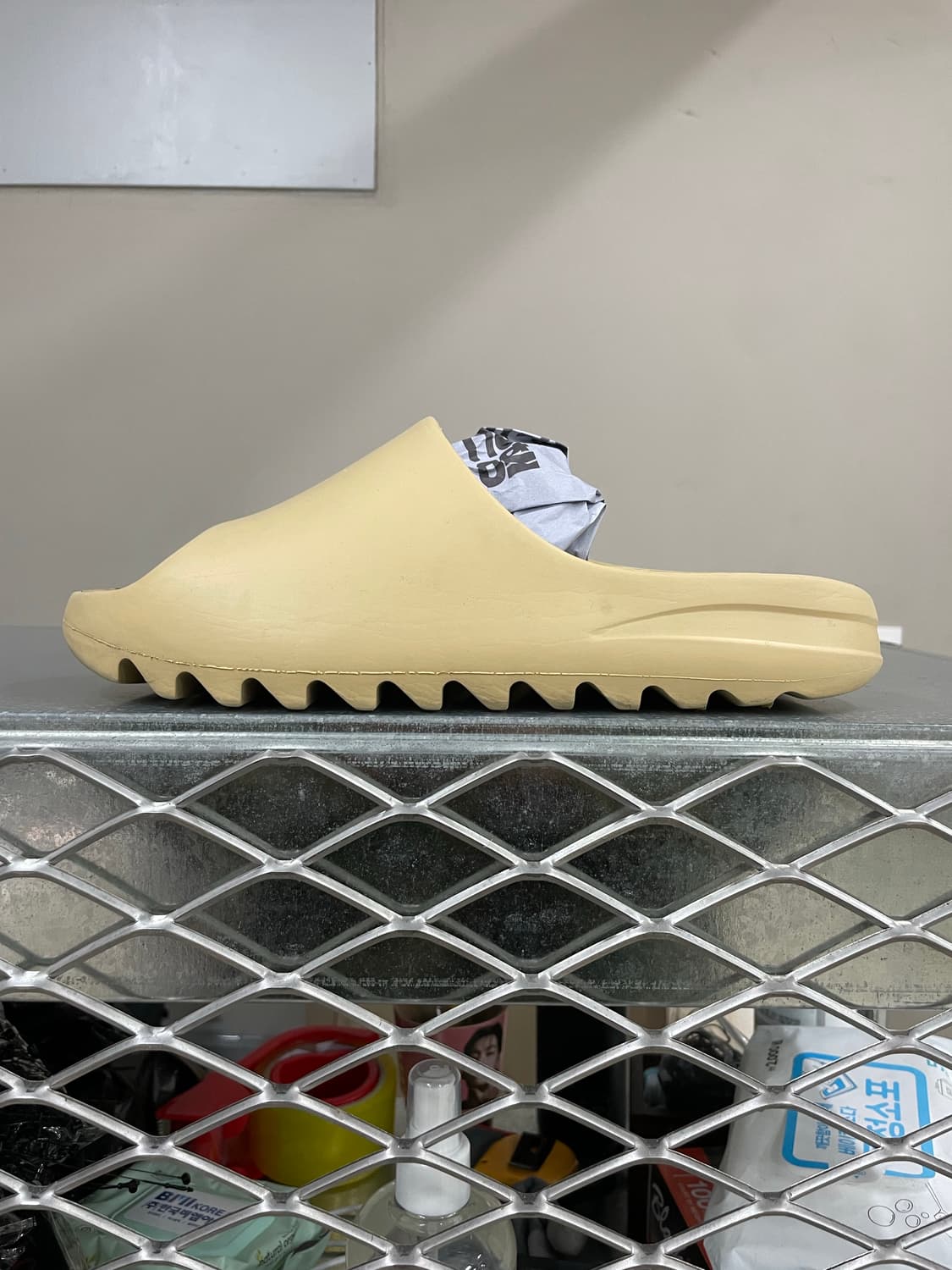 아디다스 이지 슬라이드 데저트 샌드 us12 (gr-4225) 상품이미지1