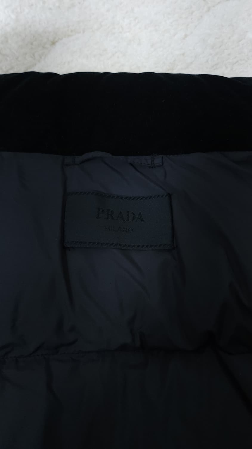 [L] 프라다 벨벳 패딩 블랙(SGC407) 상품이미지5