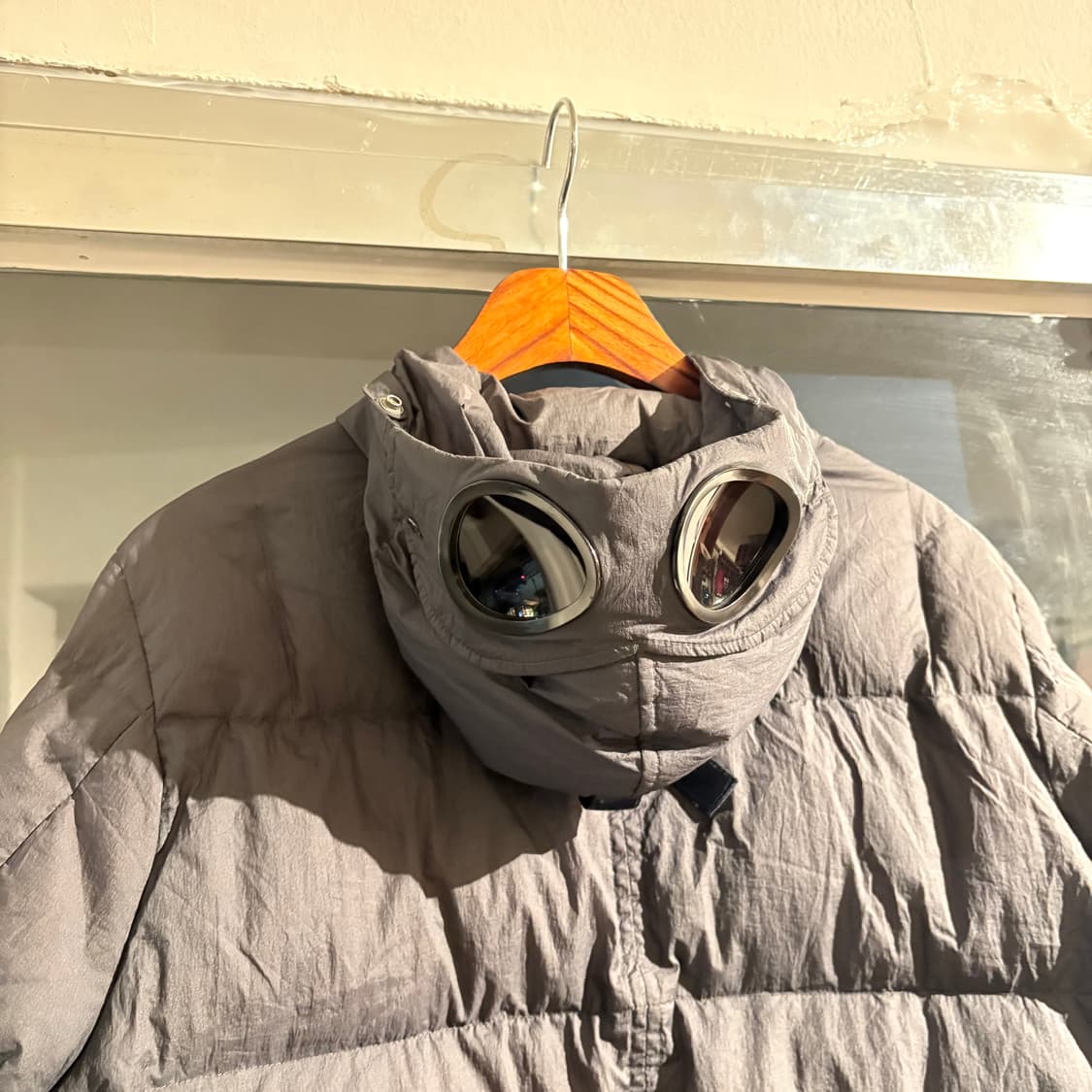 씨피컴퍼니 밀레밀리아 덕 다운 패디드 고글 자켓 상품이미지2