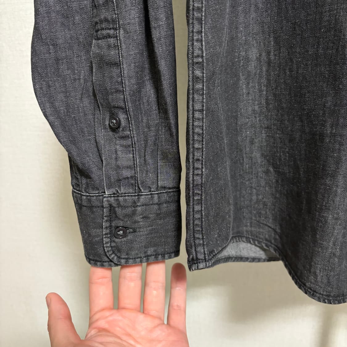 유니클로 베이직 데님 셔츠 / 흑청, L 상품이미지6