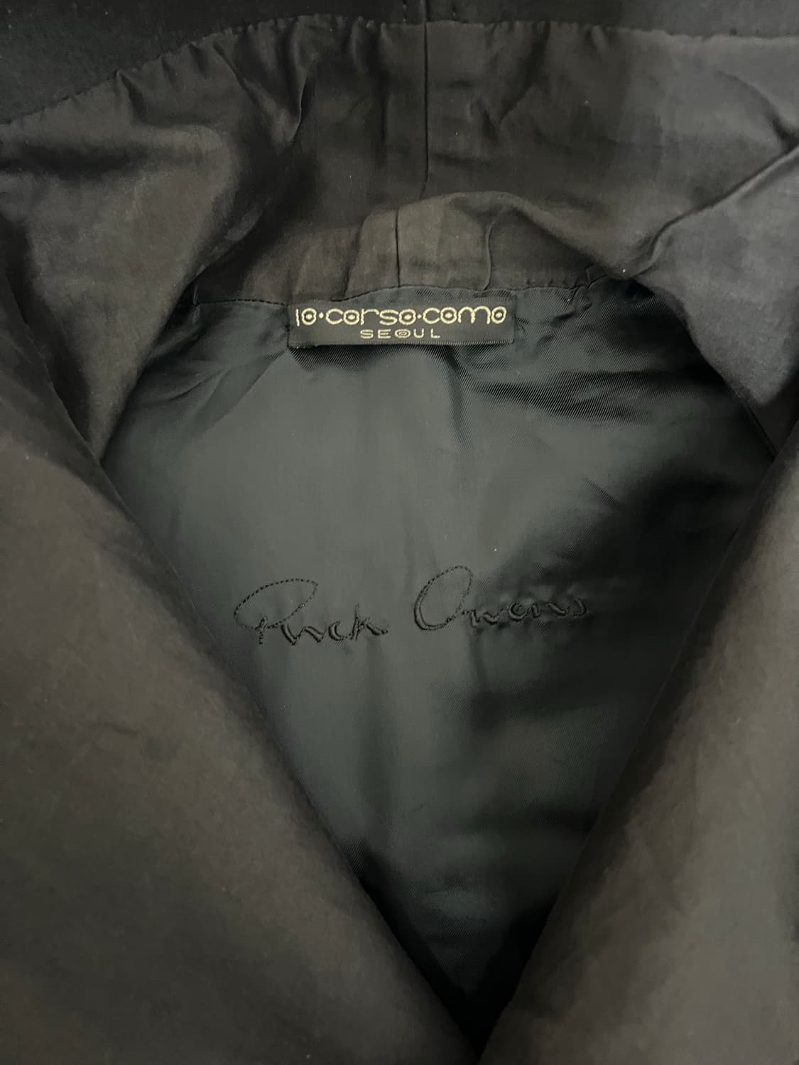 릭오웬스 09fw 블랙 언발란스 사선 풀 집업 코트 상품이미지4