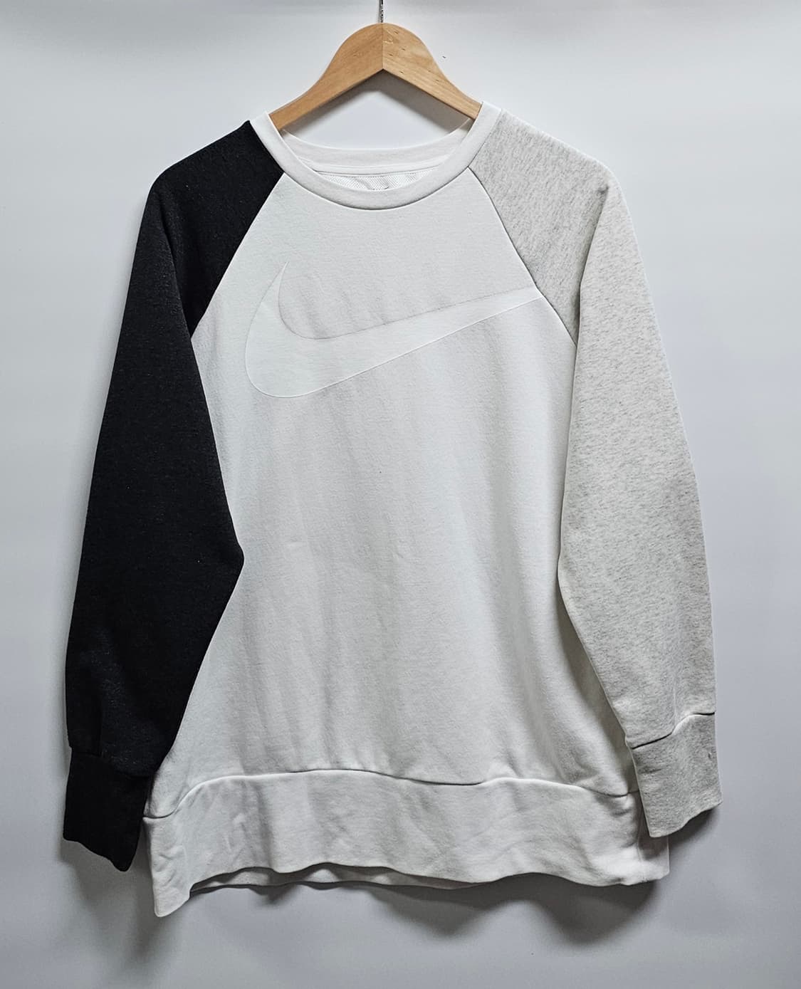 나이키 드라이핏 스우시 맨투맨 M 국내L 상품이미지1