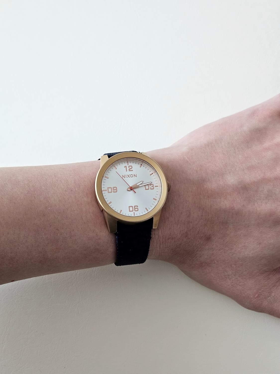 Nixon 닉슨 골드 프레임 네이비 시계 상품이미지3