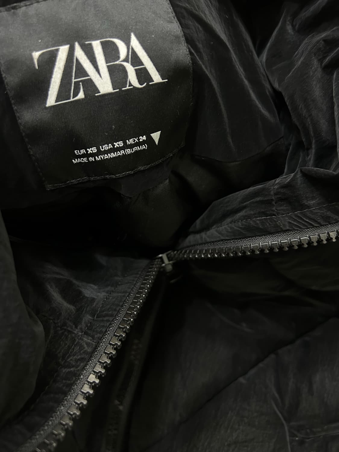 [한국S]ZARA 오버핏 하이넥 숏 패딩/블랙 상품이미지5