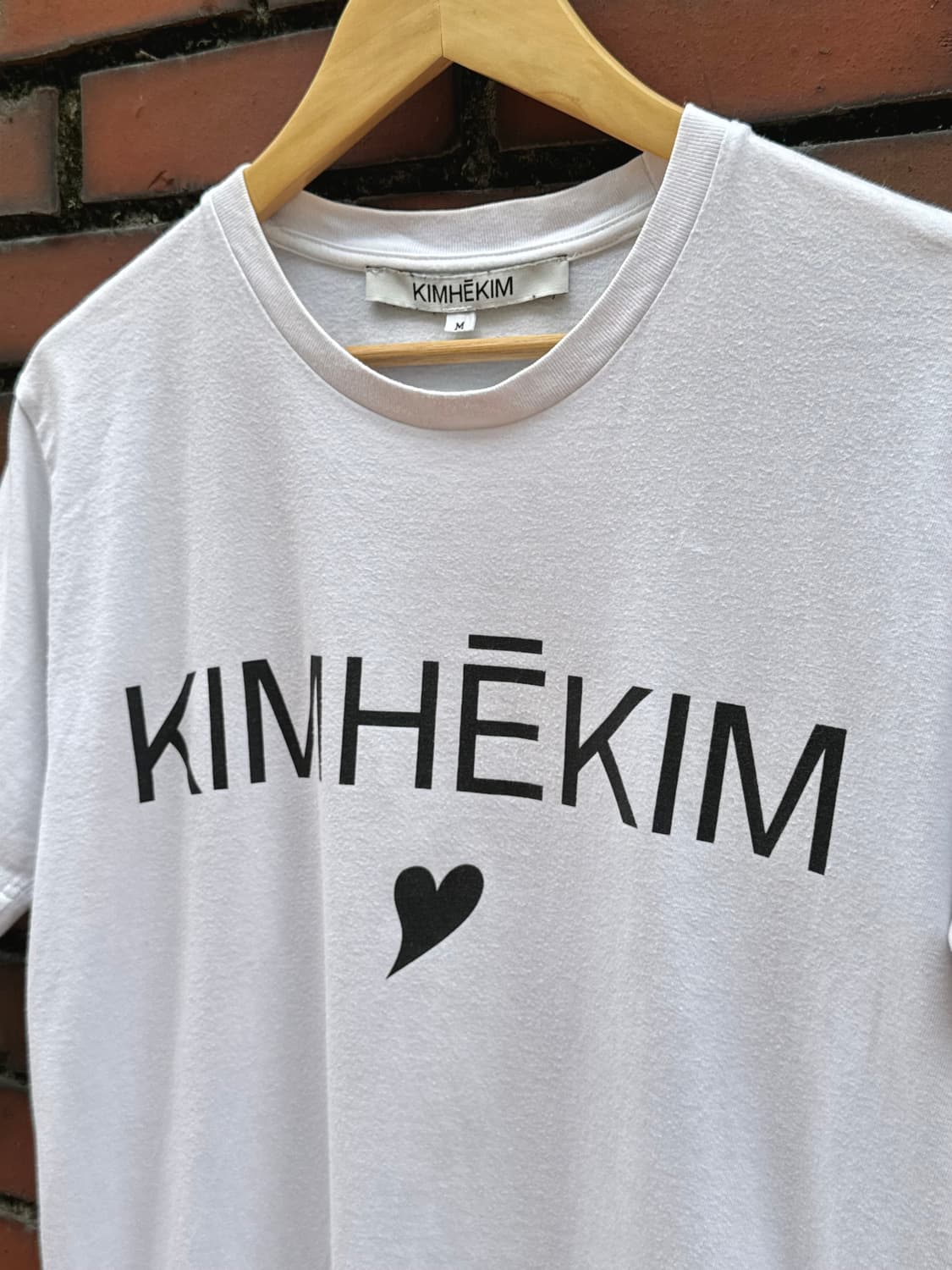김해김 하트 로고 반팔 티셔츠 상품이미지2
