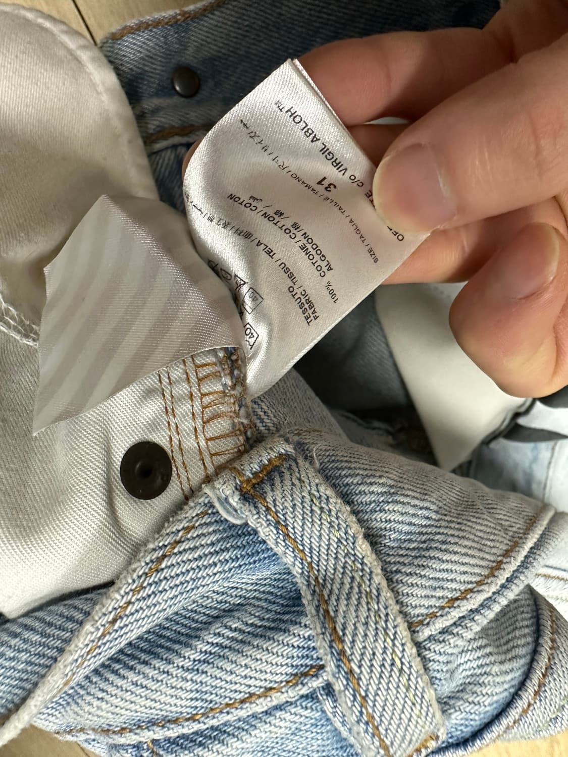 오프화이트 16fw 커팅크롭진 상품이미지4