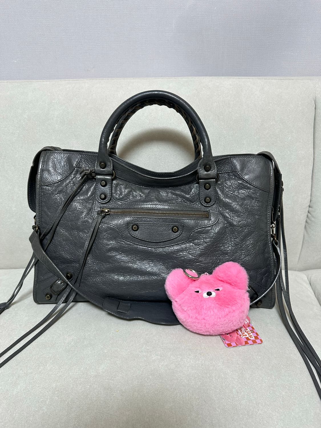 [A 정품] 발렌시아가 시티 모터백 미디움 다크그레이 상품이미지2