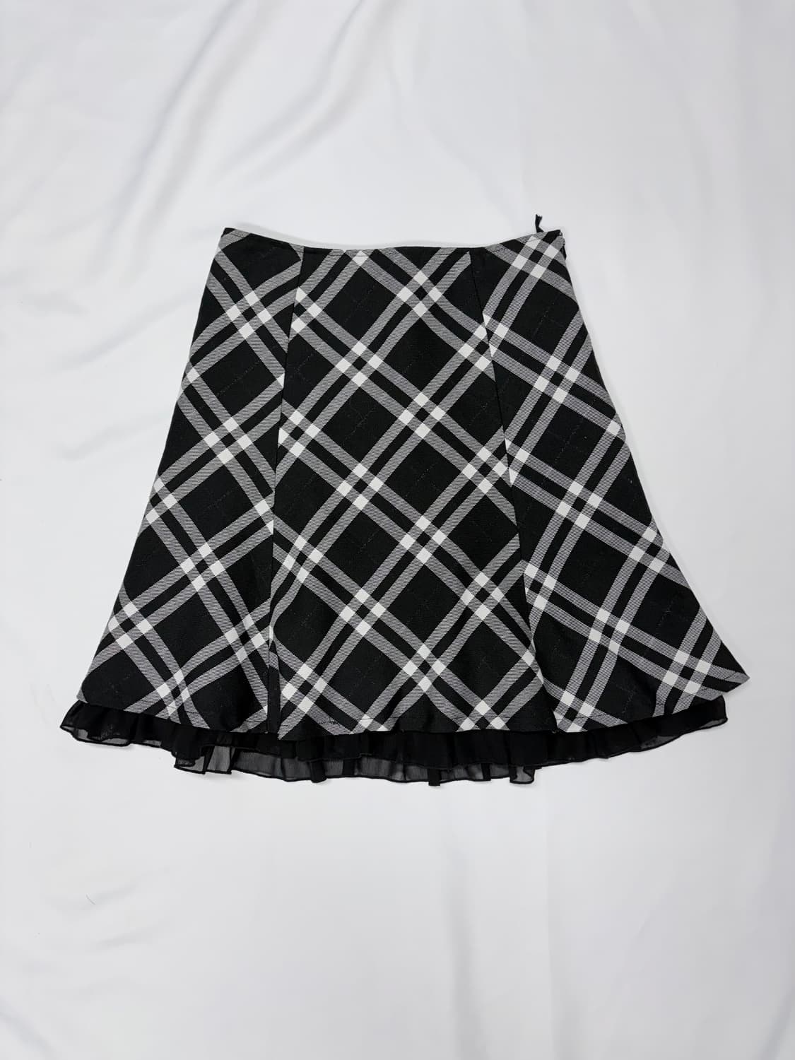 땡땡이 도트 프릴 블라우스 공겜여주 코디 🗝️🖤 큐트고스 로걀 프레피 상품이미지8