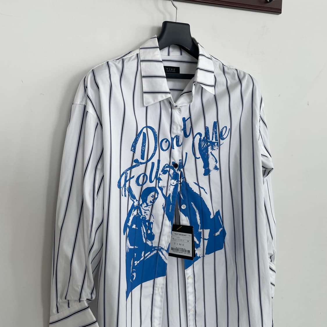 새상품 타임 흰색 스트라이프 프린팅 오버핏 셔츠 상품이미지3