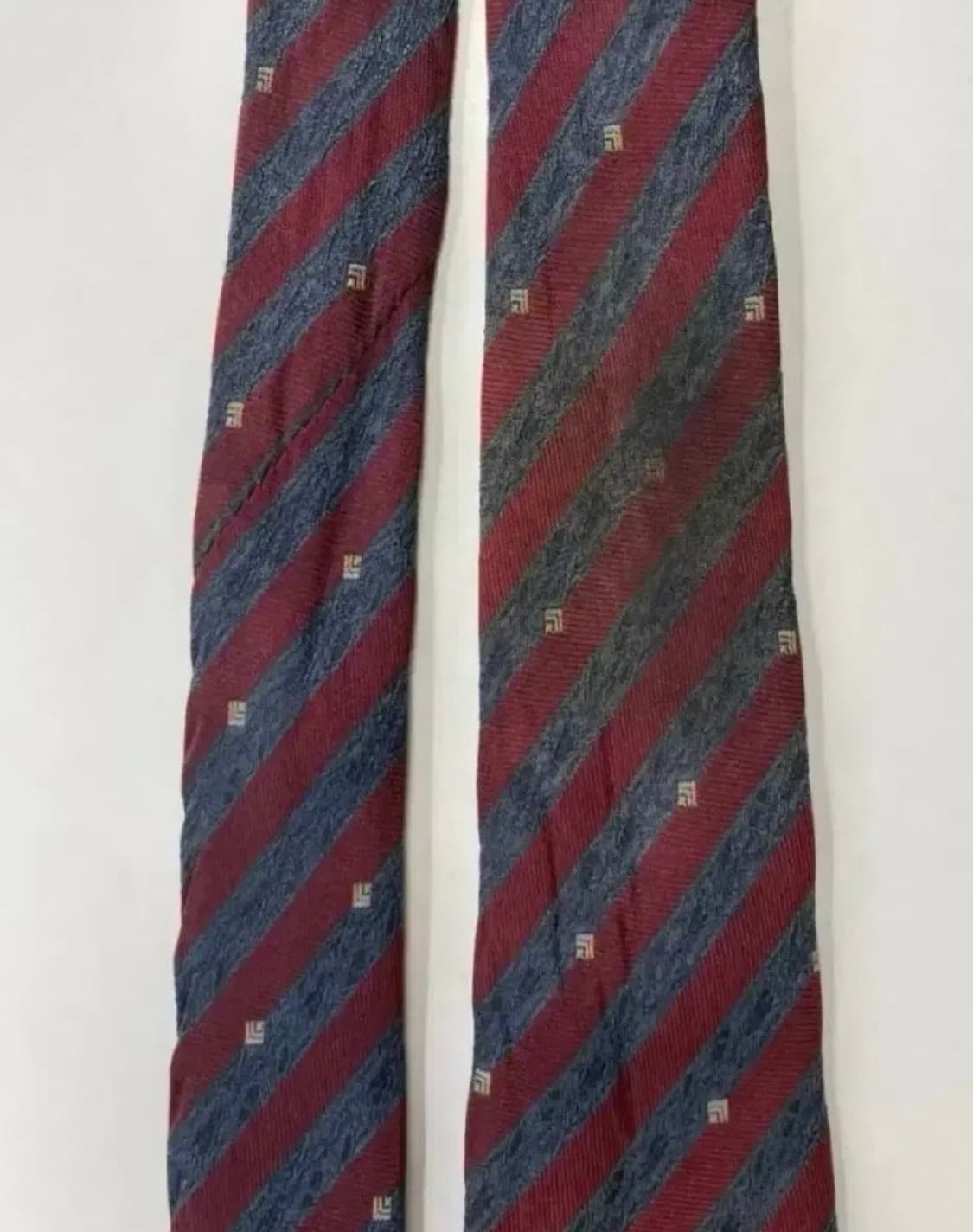 입생로랑 넥타이 상품이미지10