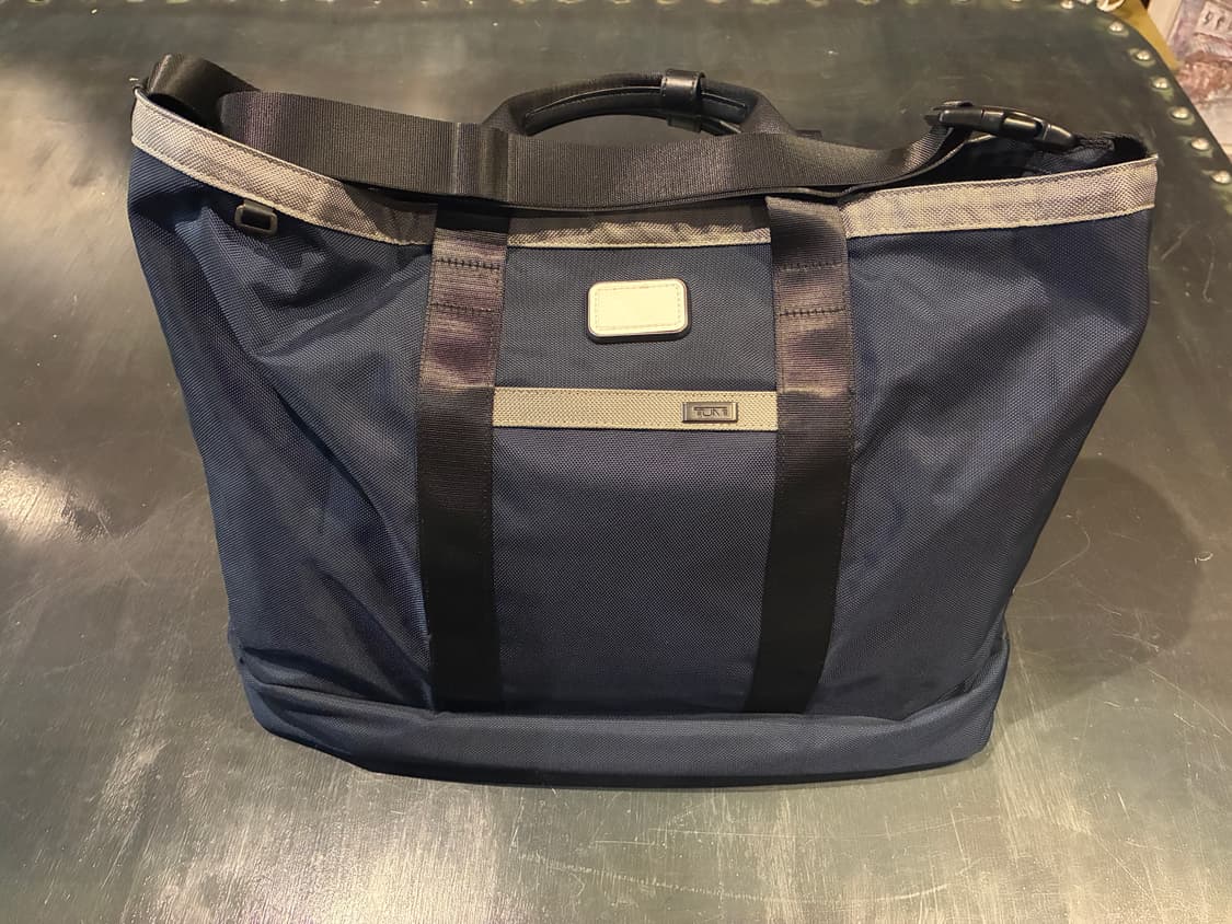 투미 알파 캐리올 토트백 네이비 상품이미지1