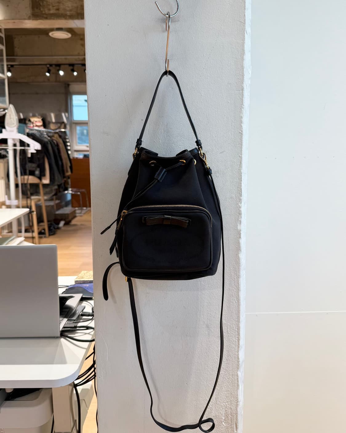 프라다 블랙 듀엣 리나일론 버킷백  상품이미지2