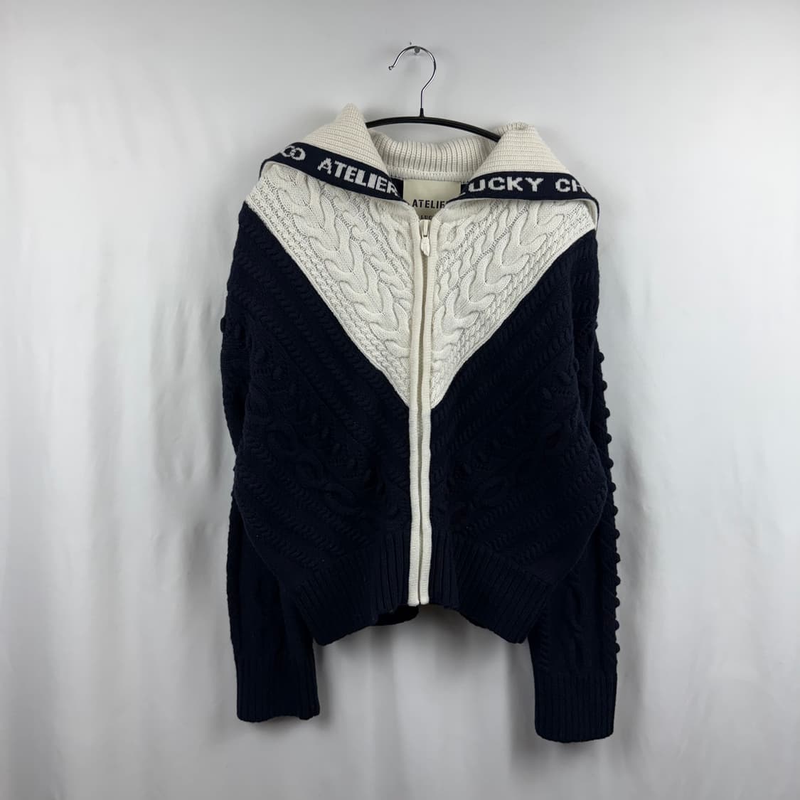 (F) 럭키슈에뜨 ATELIER 케이블 꽈배기 니트 집업 상품이미지2