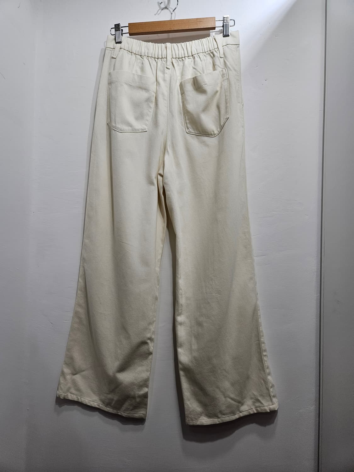 유니클로 남녀공용 뒷밴딩 와이드 팬츠 M 아이보리 상품이미지9