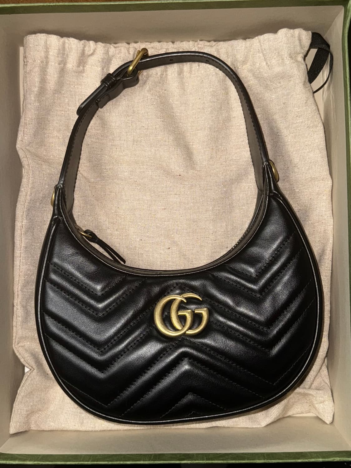 구찌 마몽 하프문 백 상품이미지1