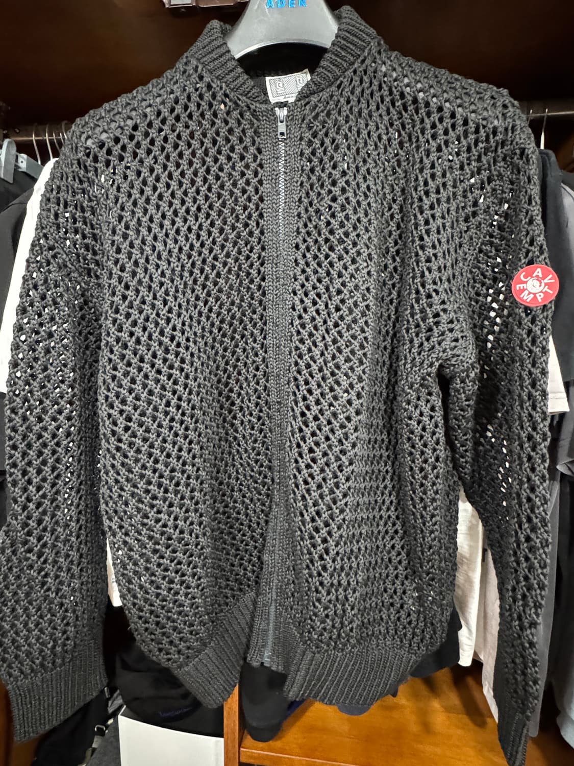 카브엠트 메쉬니트 짚업 핀매합니다. 상품이미지1