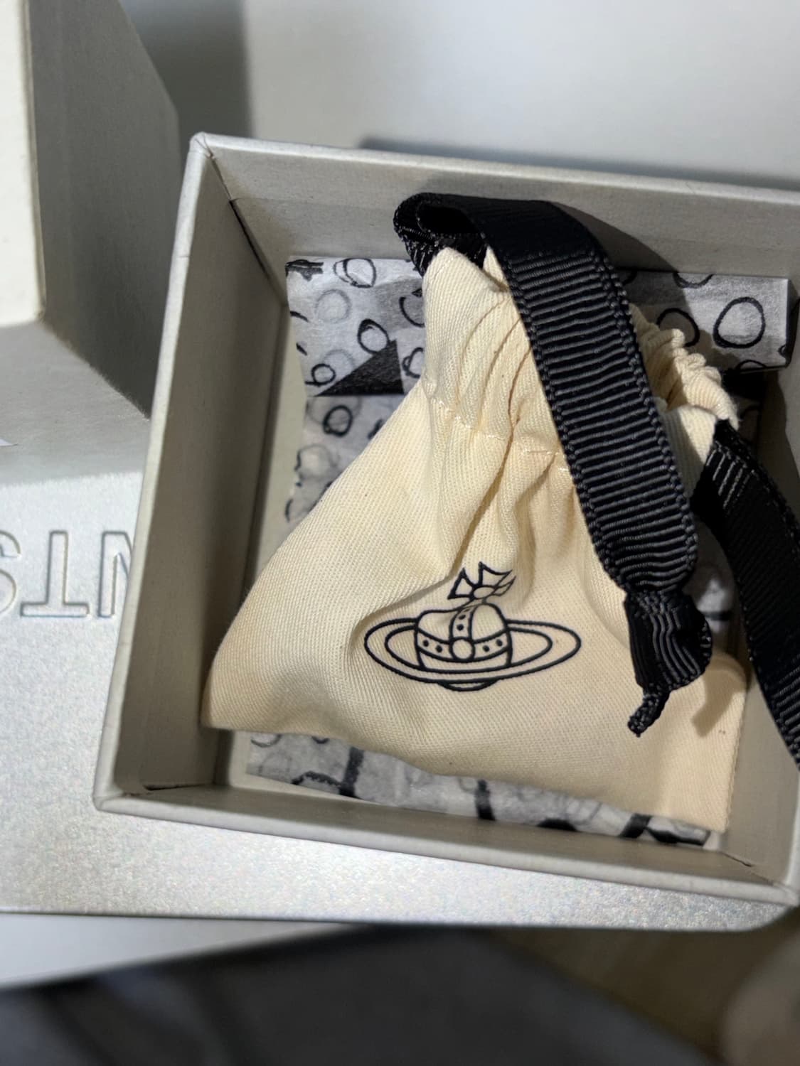 비비안웨스트우드 심볼귀걸이 로즈골드 상품이미지3