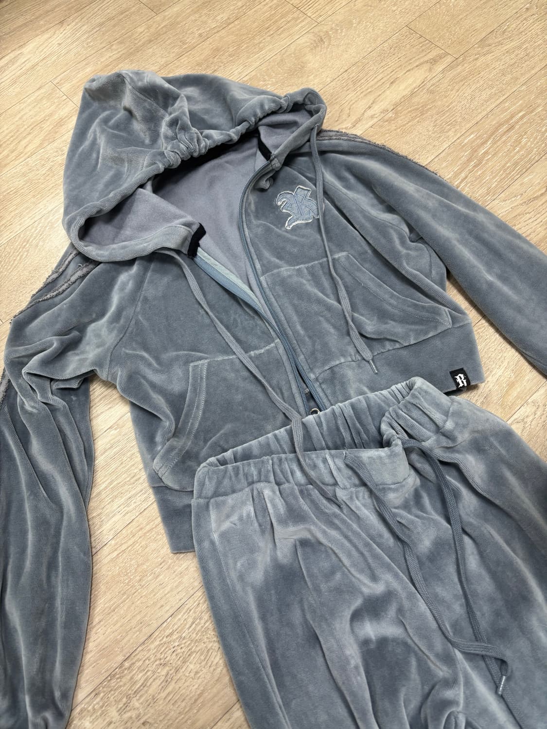 러닝하이 벨벳 츄리닝 셋업 상품이미지1