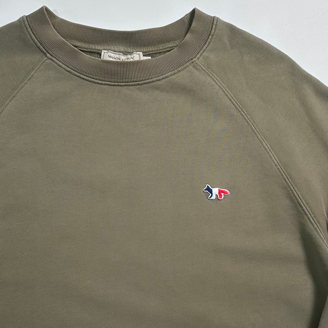 메봉키츠네 컬러폭스 카키맨투맨 상품이미지3