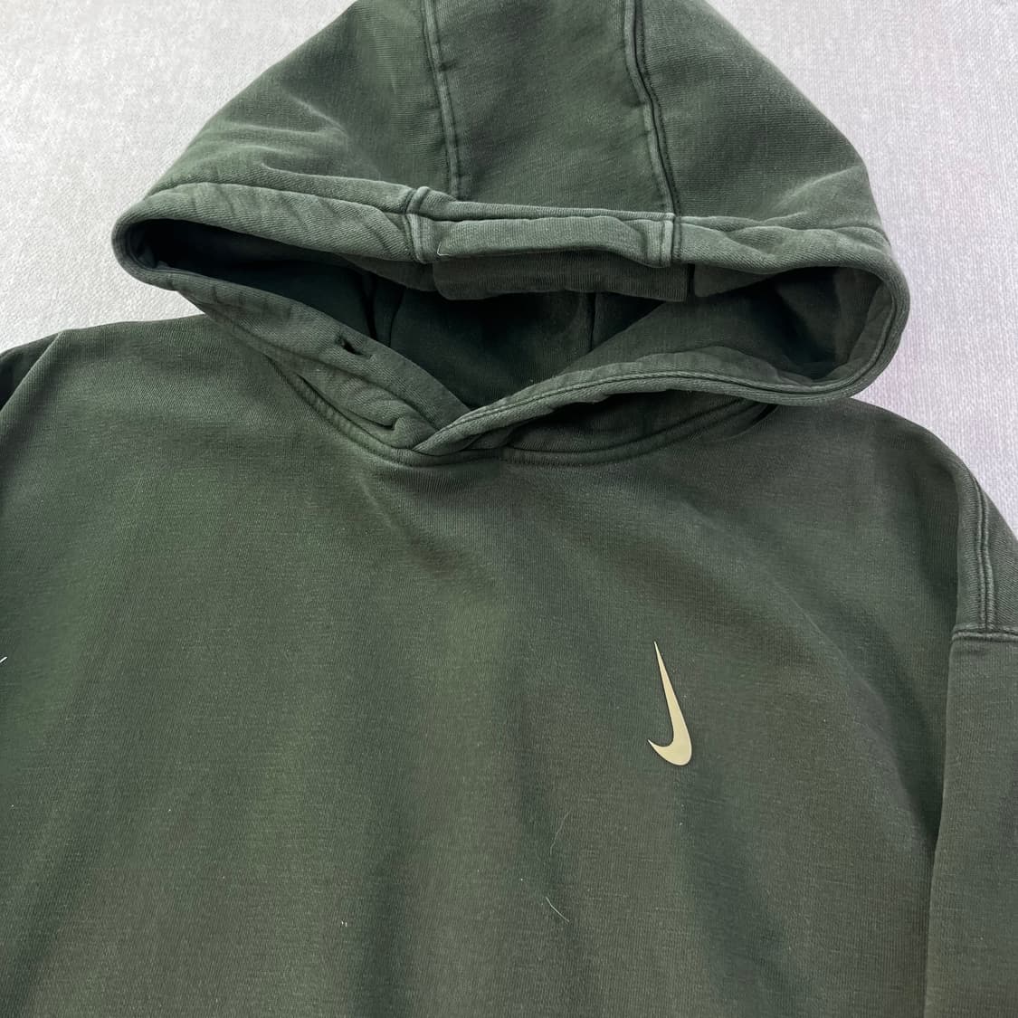 100 나이키 X 빌리아일리시 카키 후드티 상품이미지3