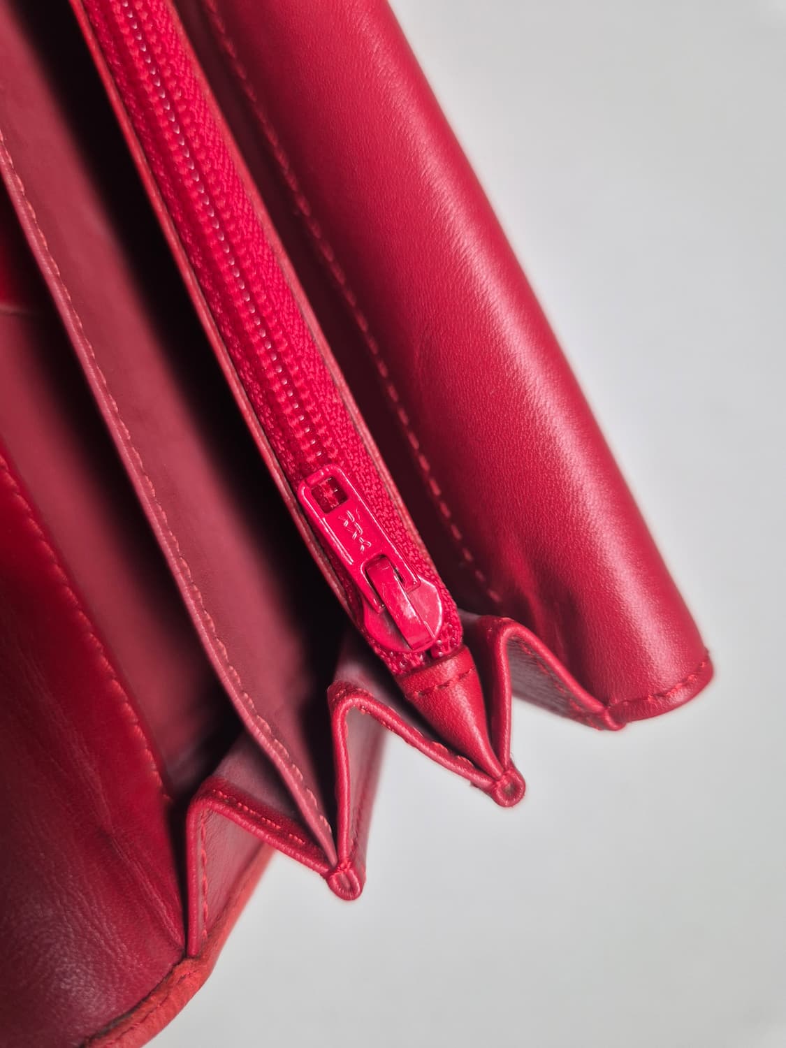 비비안웨스트우드 로고 엠보스 레더 장지갑 상품이미지7