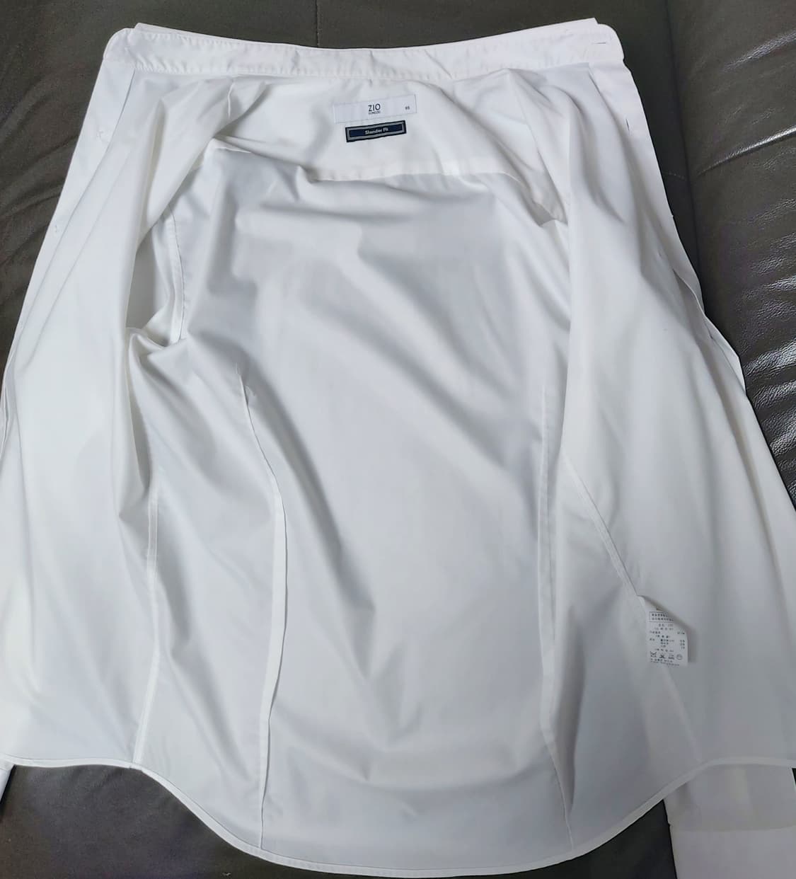 지오송지오 화이트 솔리드 Cut Away 카라 베이직 셔츠(95)

 상품이미지3